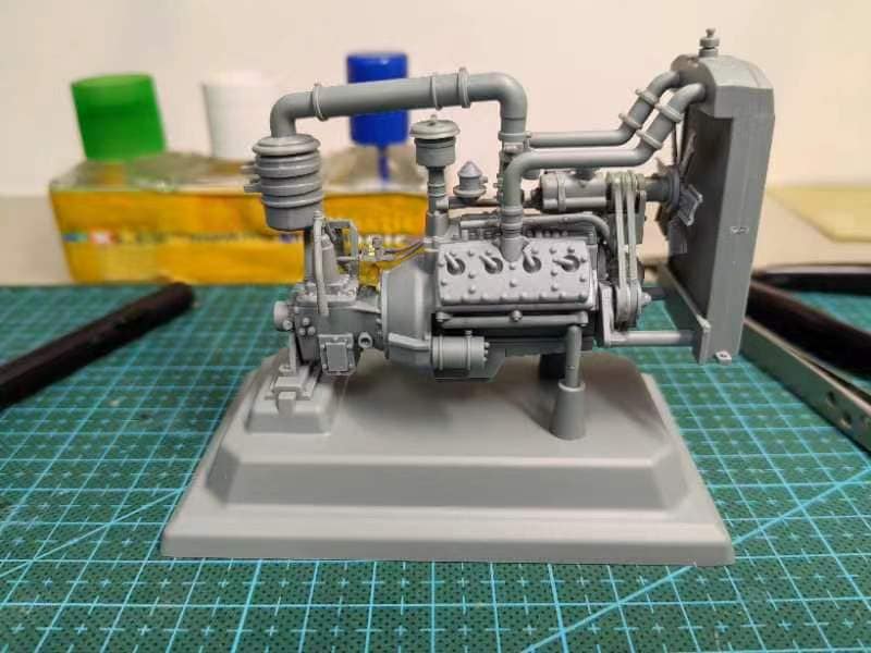 Gecko Models 16GM0017 1/16 UNIVERSAL CARRIER MK II FORD V8 ENGINE ( ENGINE ONLY )